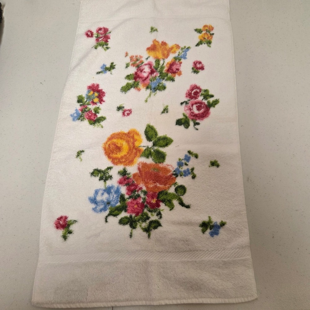 Vintage Fieldcrest Smithsonian Floral Hand Towel White Cotton Velour 15x28 USA